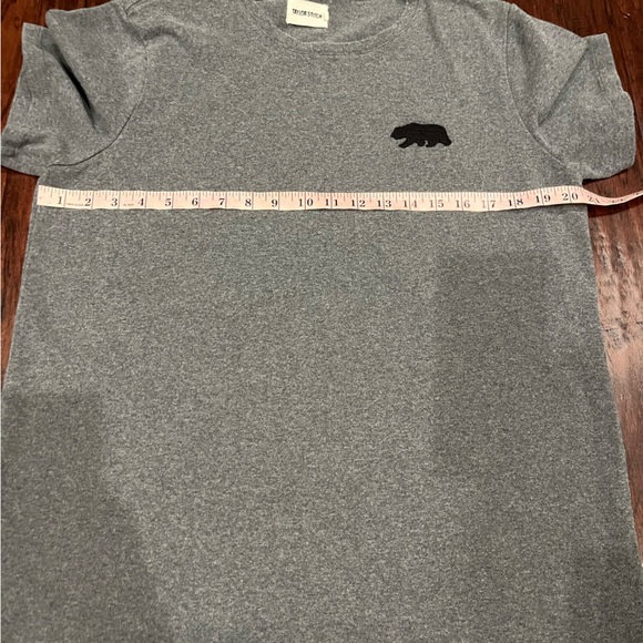 Taylor Stitch The Heavy Bag Tee - Bear Logo  in Grey Size 42 - Picture 7 of 7